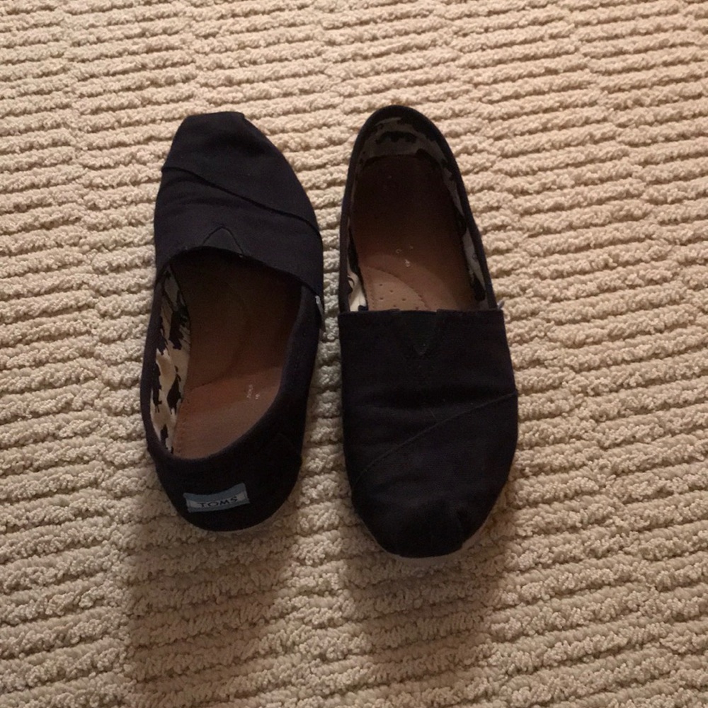 Black Toms women’s 8.5